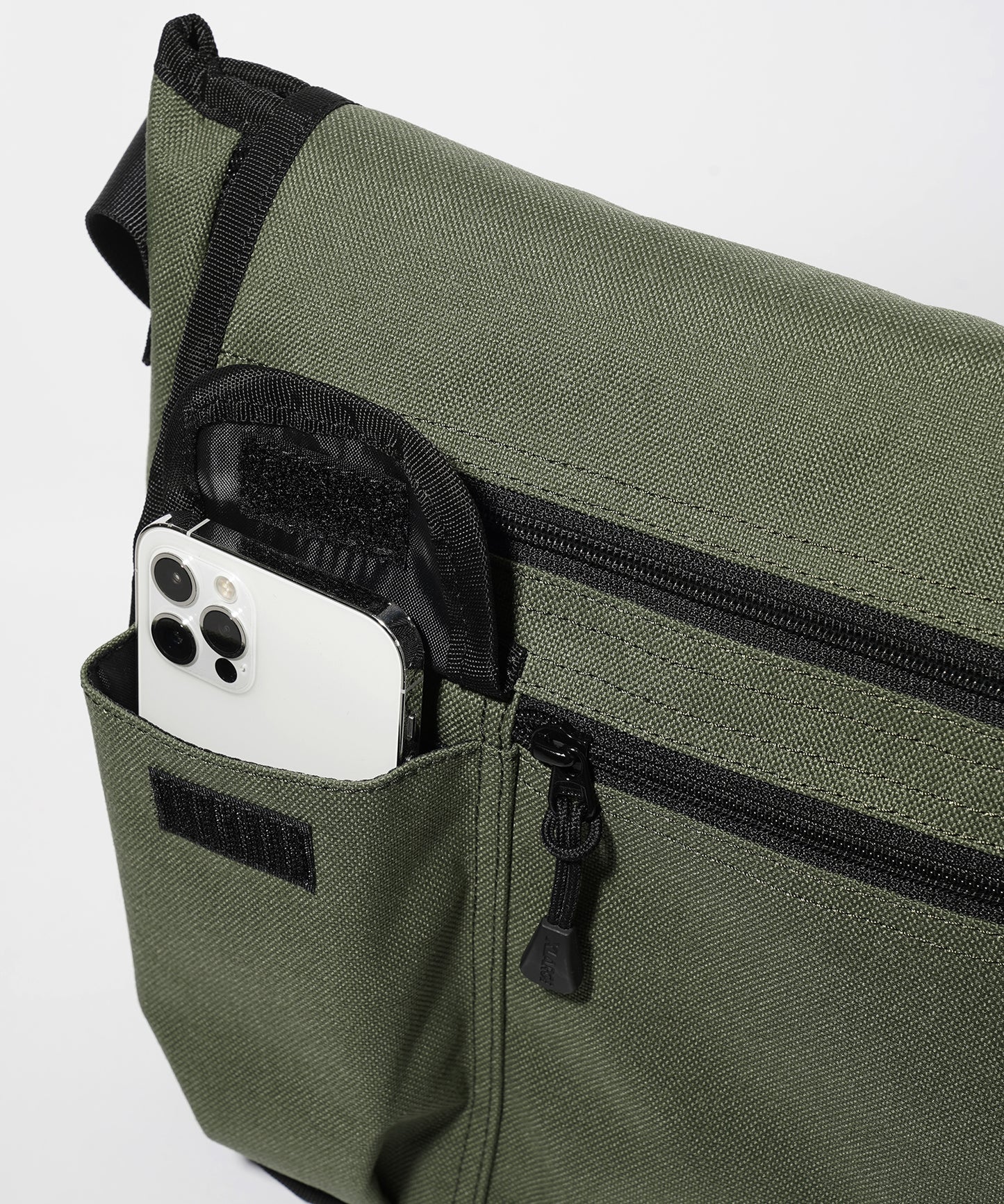 MULTI POCKET SHOULDER BAG