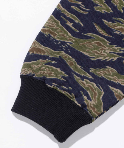 CAMO PULLOVER HOODED SWEAT