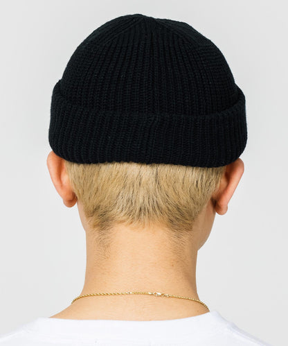 LOGO SHORT LENGTH BEANIE